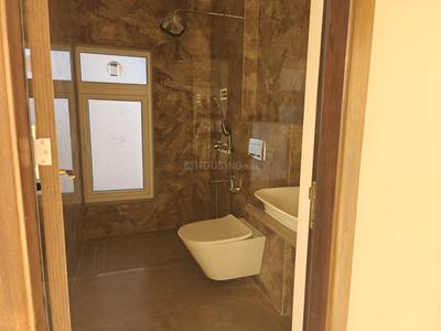 Bathroom Image of 1730 Sq.ft 3 BHK Apartment / Flat for sale in Shivaji Park Mumbai for Rs. 76000000