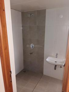 Bathroom Image of 1200 Sq.ft 3 BHK Apartment / Flat for rent in Ramky One Symphony, Patancheru Sangareddy for Rs. 38000