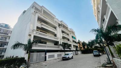 Image of 3600 Sq.ft 4 BHK Builder Floor for sale in Unitech Nirvana Country, Sector 50, Gurgaon for Rs. 38900000