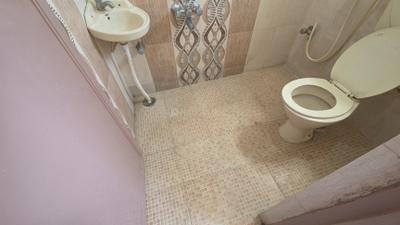 Bathroom Image of 850 Sq.ft 1 BHK Apartment / Flat for rent in JP Nagar Bengaluru for Rs. 17500