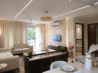 Living Room Image of 2950 Sq.ft 3 BHK Builder Floor for sale in BPTP Amstoria , Sector 102 Gurgaon for Rs. 32000000