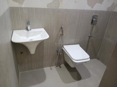 Bathroom Image of 412 Sq.ft 1 BHK Apartment / Flat for sale in Sky Annex, Chembur Mumbai for Rs. 11500000