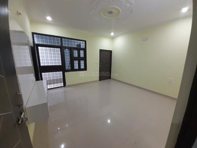 Bedroom Image of 1500 Sq.ft 2 BHK Builder Floor for rent in Sector 110 Gurgaon for Rs. 20000