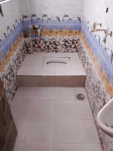 Bathroom Image of 850 Sq.ft 2 BHK Builder Floor for rent in Sector 63 A Noida for Rs. 20000
