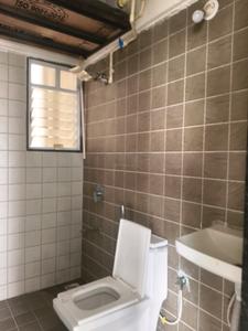 Common Bathroom Image of 850 Sq.ft 2 BHK Apartment / Flat for rent in Tanishq Vlasta , Alandi Pune for Rs. 13500
