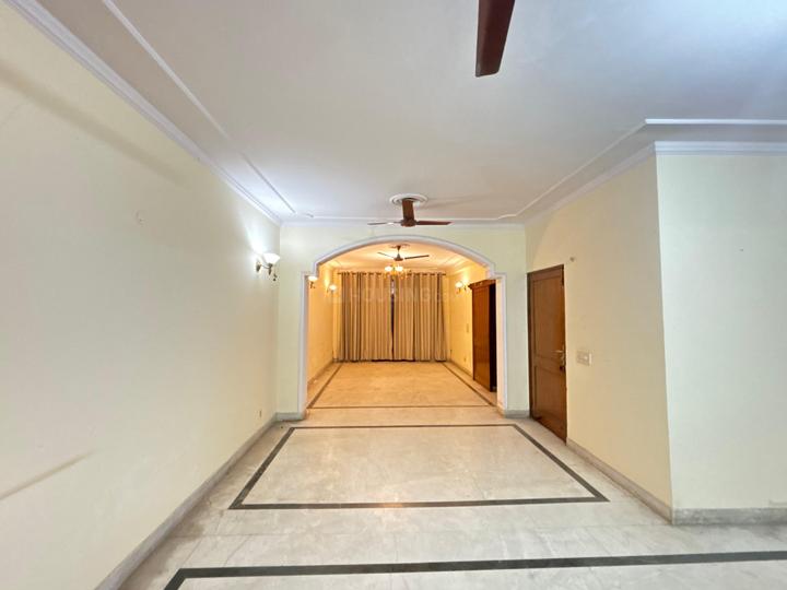 Sector 25, DLF Phase 2 Main Image 1