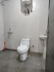 Common Bathroom Image of 1250 Sq.ft 3 BHK Builder Floor for rent in Chhattarpur New Delhi for Rs. 28000