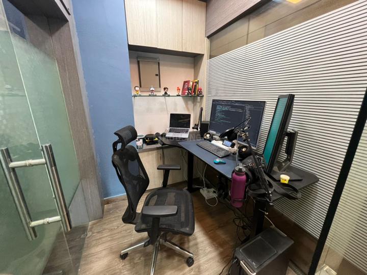 manglaum fun sqare Bathroom One 1