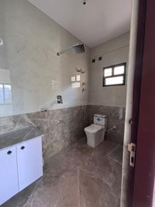 Bathroom Image of 1200 Sq.ft 2 BHK Builder Floor for rent in Koramangala Bengaluru for Rs. 75000