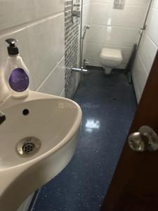 Bathroom Image of 1201 Sq.ft 2.5 BHK Apartment / Flat for rent in Mahim Mumbai for Rs. 150000