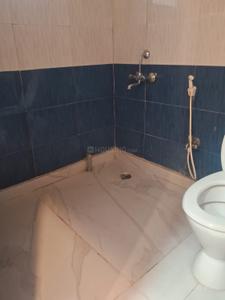 Image of 1950 Sq.ft 4 BHK Apartment / Flat for rent in Chinar Park, Kolkata for Rs. 40000