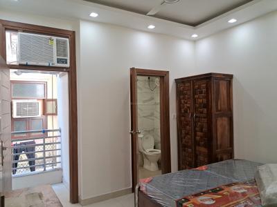 Bedroom Image of 900 Sq.ft 3 BHK Builder Floor for rent in Ranjeet Nagar New Delhi for Rs. 42000