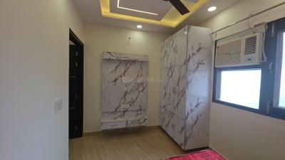Bedroom Image of 400 Sq.ft 1 BHK Builder Floor for rent in Pitampura New Delhi for Rs. 21000