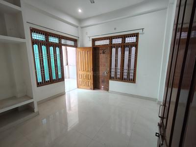 Bedroom Image of 700 Sq.ft 2 BHK Builder Floor for rent in Astha Mahamanapuri Colony, Karaundi Varanasi for Rs. 8000