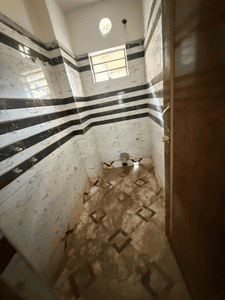 Bathroom Image of 1100 Sq.ft 3 BHK Apartment / Flat for sale in Airport Gate No 2 Kolkata for Rs. 4620000