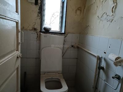 Bathroom Image of 1050 Sq.ft 2 BHK Apartment / Flat for sale in Everest Apartments, Andheri West Mumbai for Rs. 40000000