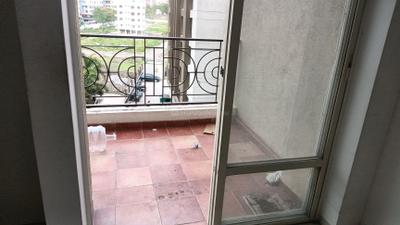 1 BHK Unfurnished Flat