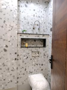 Common Bathroom Image of 1450 Sq.ft 4 BHK Apartment / Flat for sale in Uttam Nagar New Delhi for Rs. 10700000