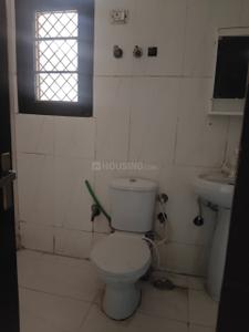 Bathroom Image of 1834 Sq.ft 3.5 BHK Apartment / Flat for sale in Amrapali Silicon City, Sector 76 Noida for Rs. 20500000