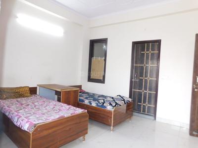 Bedroom Image of Apna Niwas Boys Pg in Sector 37, Noida