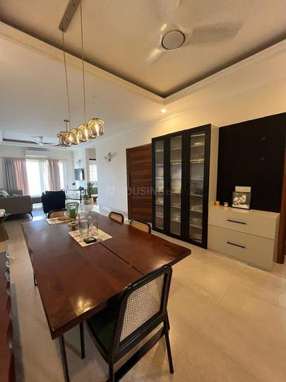 Central Park Clover Floors Main Image 1