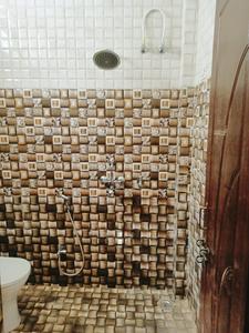 Bathroom Image of 1400 Sq.ft 3 BHK Independent House for sale in Indira Nagar Lucknow for Rs. 6800000