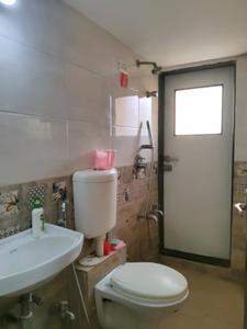 Common Bathroom Image of 500 Sq.ft 1 BHK Apartment / Flat for sale in Kasarvadavali Thane for Rs. 5000000