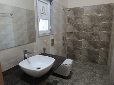 Bathroom Image of 3250 Sq.ft 4 BHK Apartment / Flat for sale in Adani La Marina, Shantigram Ahmedabad for Rs. 34000000
