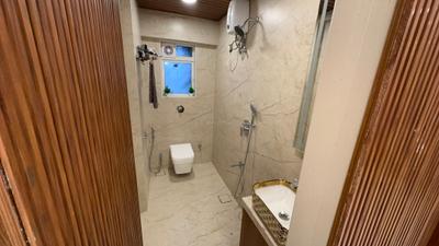 Bathroom Image of 604 Sq.ft 1 BHK Apartment / Flat for sale in Ssvarna Skypark Residences, Goregaon East Mumbai for Rs. 15000000