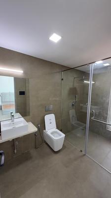 Image of 2200 Sq.ft 4 BHK Apartment / Flat for rent in Khar West, Mumbai for Rs. 400000