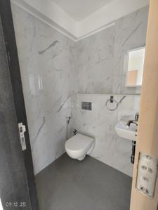 Bathroom Image of 1100 Sq.ft 3 BHK Apartment / Flat for sale in Sarthak Amrut Tara, Andheri West Mumbai for Rs. 36000000