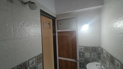 Bathroom Image of 490 Sq.ft 1 BHK Apartment / Flat for rent in Madanpura Mumbai for Rs. 45000