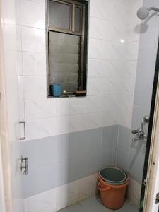Common Bathroom Two Image of 600 Sq.ft 1 BHK Apartment / Flat for rent in Bharat Vihar New Delhi for Rs. 17000