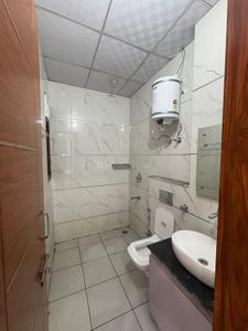 Bathroom Image of 2700 Sq.ft 3 BHK Builder Floor for rent in HUDA Plot Sector 38, Sector 38 Gurgaon for Rs. 80000