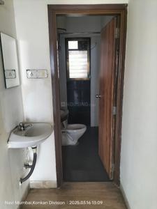 Bathroom Image of 3200 Sq.ft 4 BHK Apartment / Flat for sale in Yayati Apartment, Seawoods Navi Mumbai for Rs. 70000000