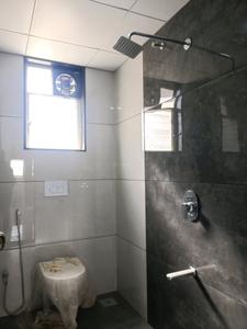 Common Bathroom Image of 976 Sq.ft 2 BHK Apartment / Flat for rent in Essen Aishwaryam Comfort, Chinchwad Pune for Rs. 28000