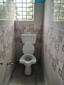 Bathroom Image of 850 Sq.ft 2 BHK Apartment / Flat for rent in Airport Gate no. 1 Kolkata for Rs. 12000