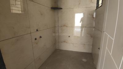Bathroom Image of 650 Sq.ft 1 BHK Builder Floor for rent in Singasandra Bengaluru for Rs. 25000