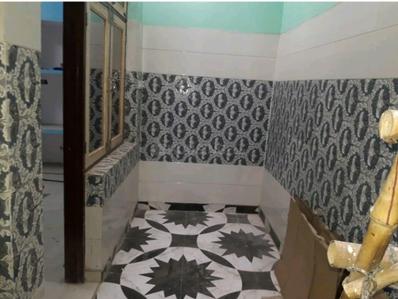 Bathroom Image of 1200 Sq.ft 3 BHK Independent House for rent in Naurangabad Aligarh for Rs. 10000