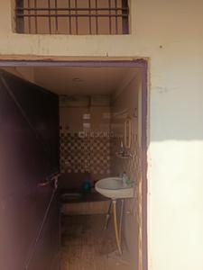 Bathroom Image of 600 Sq.ft 1 RK Independent House for rent in Indira Nagar Lucknow for Rs. 6000