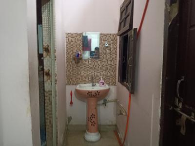 Bathroom Image of 1350 Sq.ft 3 BHK Independent House for sale in Alambagh Lucknow for Rs. 5600000