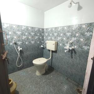 Bathroom Image of 650 Sq.ft 2 BHK Independent House for rent in Kannampalayam Coimbatore for Rs. 12000