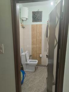 Bathroom Image of 900 Sq.ft 2 BHK Builder Floor for sale in Krishna Nagar New Delhi for Rs. 3800000