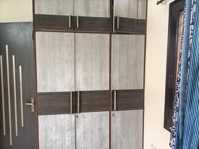 Bedroom Image of 850 Sq.ft 2 BHK Builder Floor for rent in Preet Vihar New Delhi for Rs. 16000