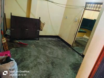 Bedroom Image of 1000 Sq.ft 2 BHK Builder Floor for rent in Nagwa Lanka Varanasi for Rs. 7000