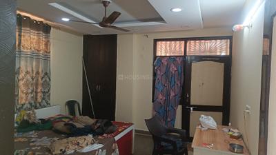 Bedroom Image of 1400 Sq.ft 3 BHK Builder Floor for rent in Dwarka Mor New Delhi for Rs. 35000