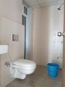 Common Bathroom Image of 1100 Sq.ft 3 BHK Apartment / Flat for rent in Godrej Emerald, Kasarvadavali Thane for Rs. 38000