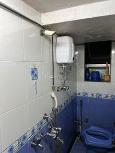 Bathroom Image of 500 Sq.ft 1.5 BHK Apartment / Flat for rent in Thane West Thane for Rs. 25000
