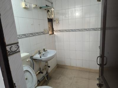 Image of 1600 Sq.ft 3 BHK Apartment / Flat for rent in Dwarkadheesh Apartment, Sector 12 Dwarka, New Delhi for Rs. 38000