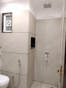 Common Bathroom One Image of 1100 Sq.ft 3 BHK Builder Floor for sale in DDA Residential Flats, Sector 8 Dwarka New Delhi for Rs. 21000000